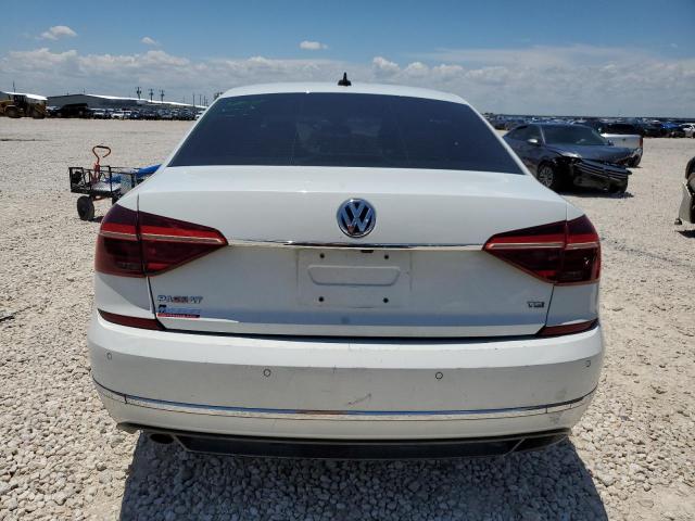 2019 VOLKSWAGEN PASSAT SE R-LINE