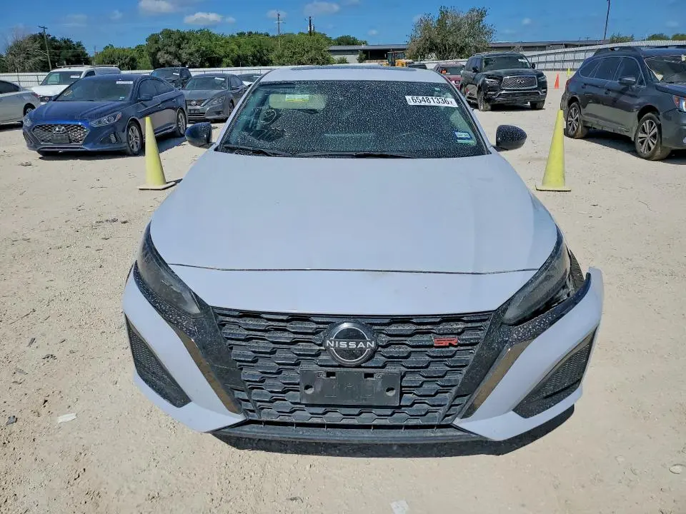 2024 NISSAN ALTIMA SR  