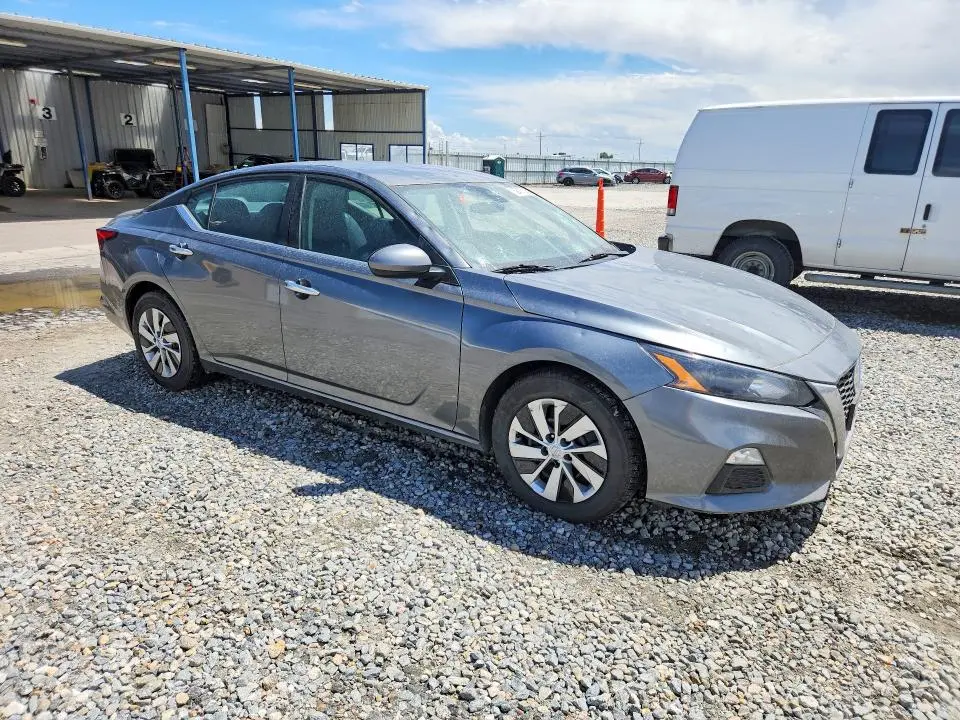 2022 NISSAN ALTIMA S  