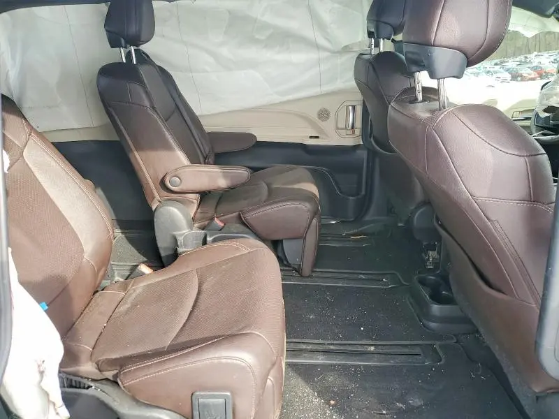 2022 TOYOTA SIENNA LIMITED  