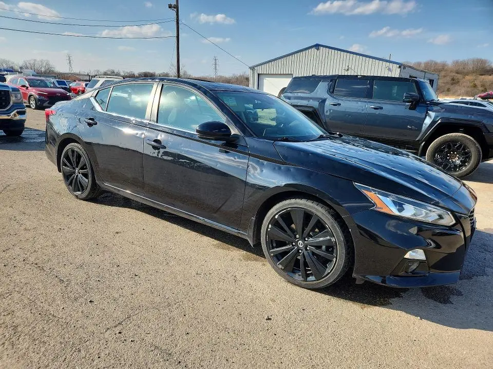 2022 NISSAN ALTIMA 2.5 SR  