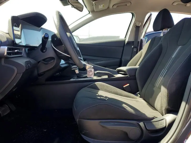 2024 HYUNDAI ELANTRA   