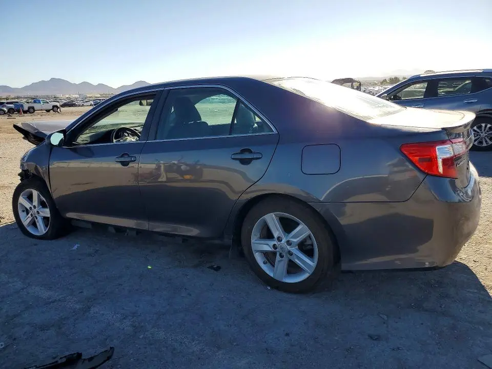 2013 TOYOTA CAMRY SE  