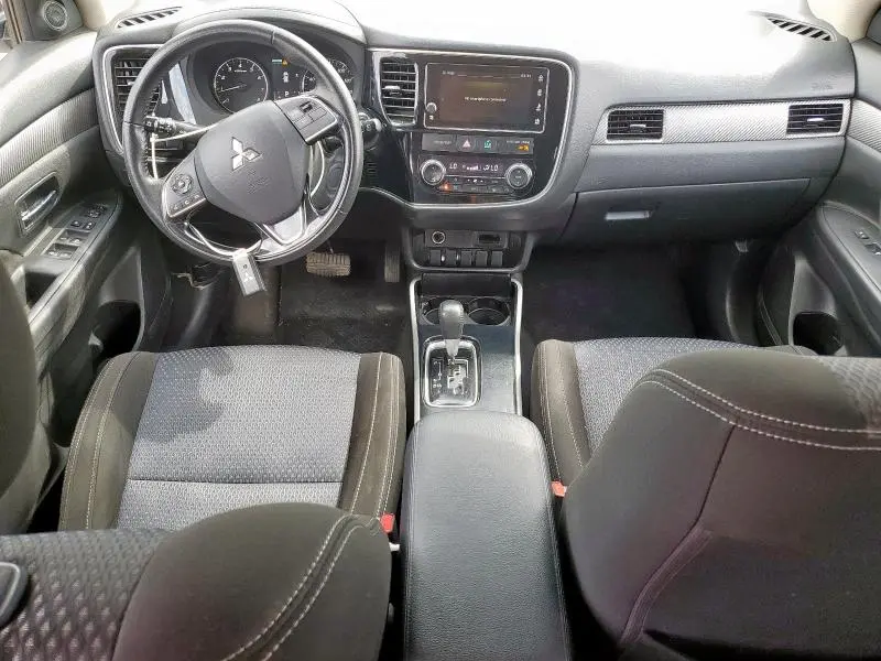 2017 MITSUBISHI OUTLANDER SE  