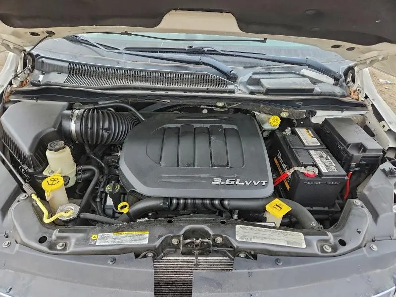 2011 VOLKSWAGEN ROUTAN SE  