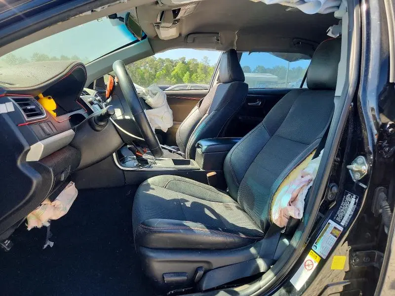 2017 TOYOTA CAMRY SE  