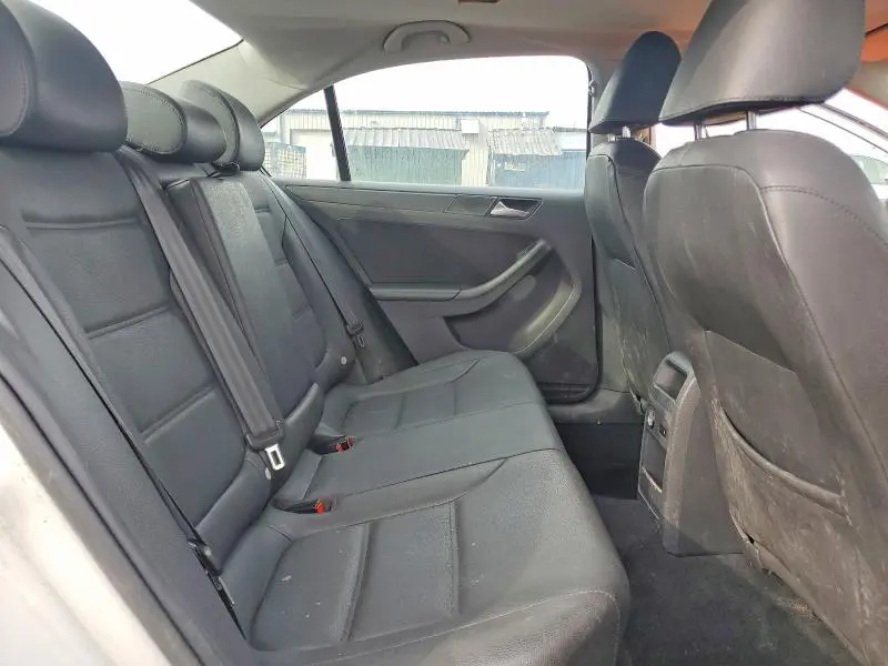 2012 VOLKSWAGEN JETTA SE  