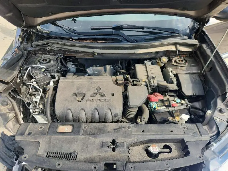 2018 MITSUBISHI OUTLANDER ES  