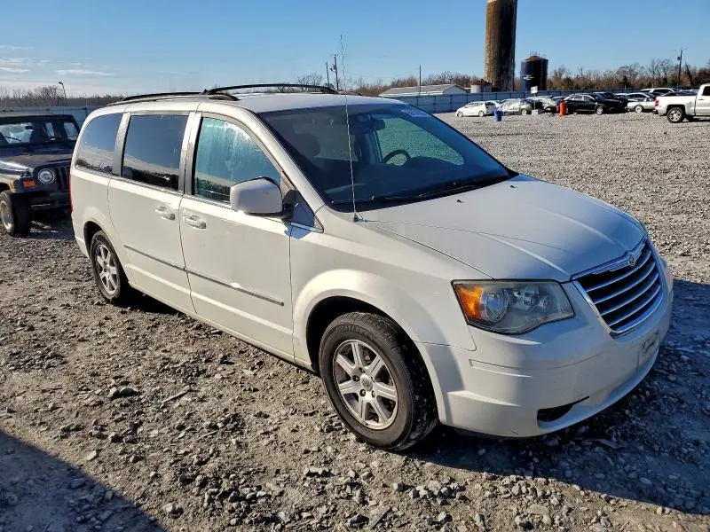 2010 CHRYSLER TOWN & COUNTRY TOURING PLUS  