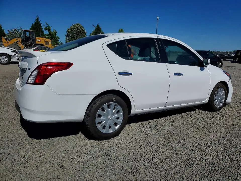 2019 NISSAN VERSA SV  