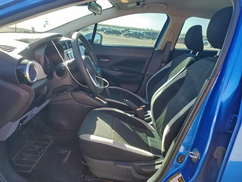 2022 NISSAN VERSA SV  