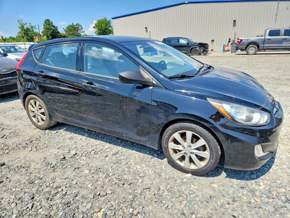 2012 HYUNDAI ACCENT SE  