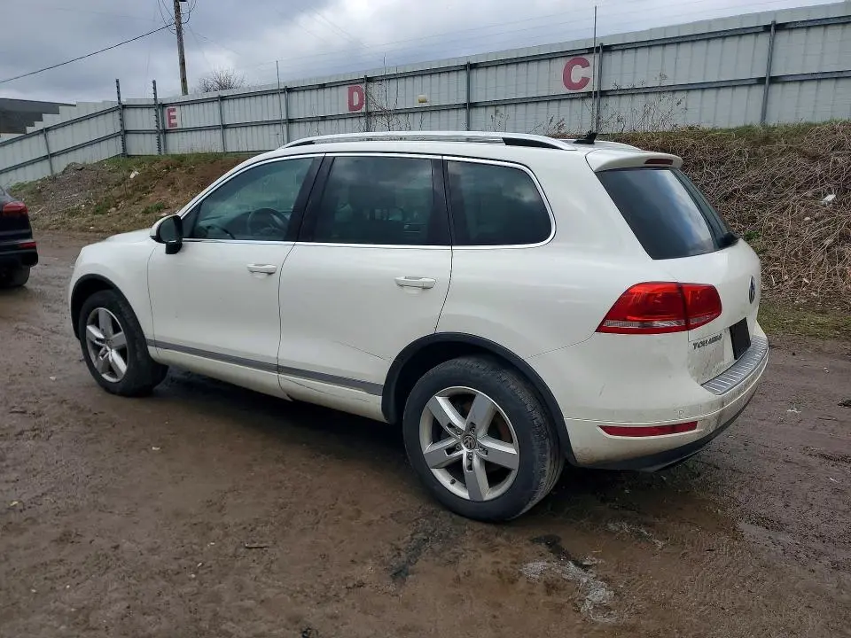 2012 VOLKSWAGEN TOUAREG V6  