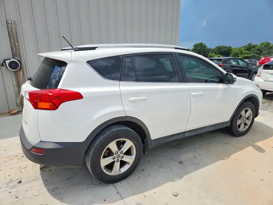 2015 TOYOTA RAV4 XLE  