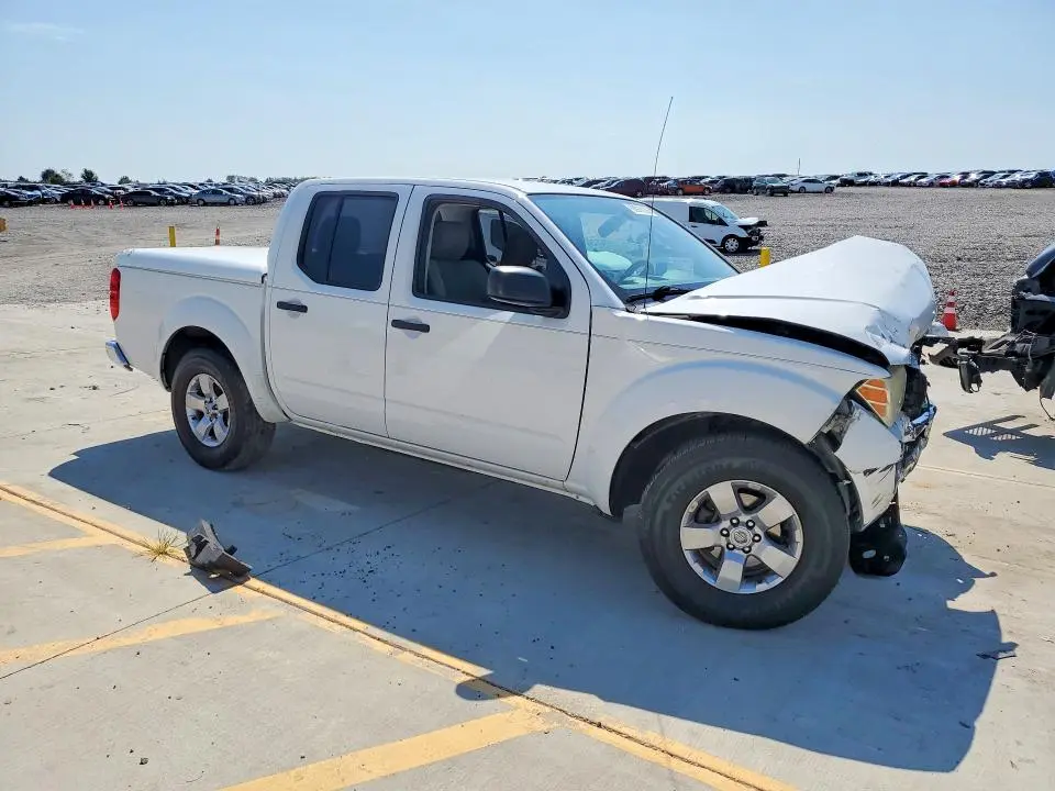 2011 NISSAN FRONTIER S  