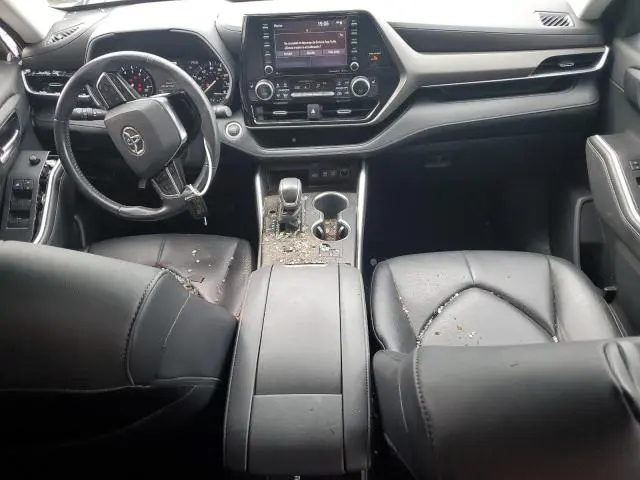 2021 TOYOTA HIGHLANDER XLE  