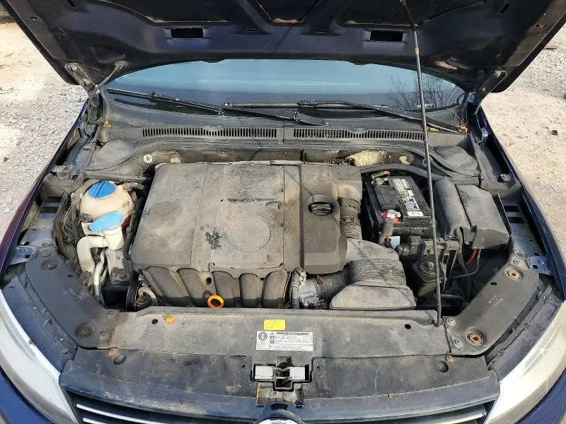 2011 VOLKSWAGEN JETTA SE  