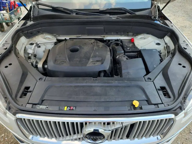 2016 VOLVO XC90 T6  