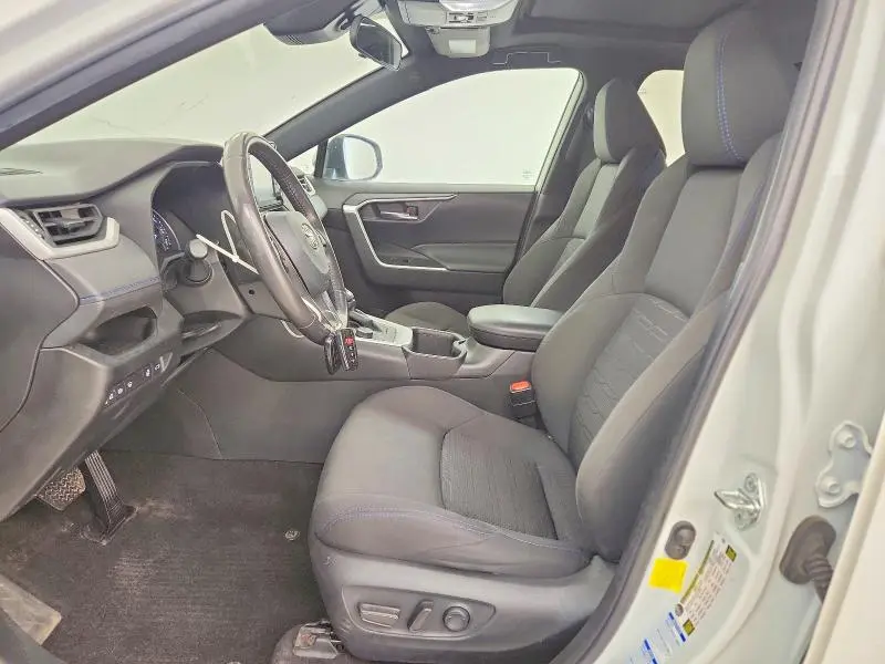 2022 TOYOTA RAV4 SE  