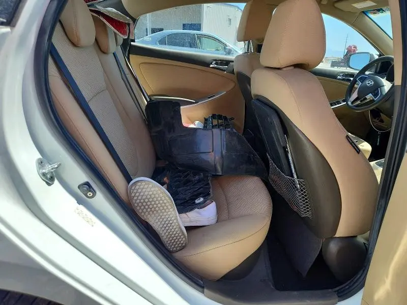 2012 HYUNDAI ACCENT GLS  
