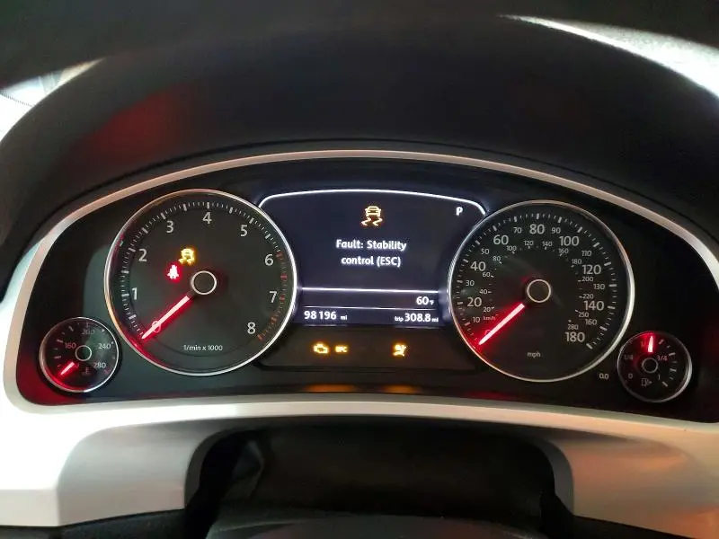 2012 VOLKSWAGEN TOUAREG V6  