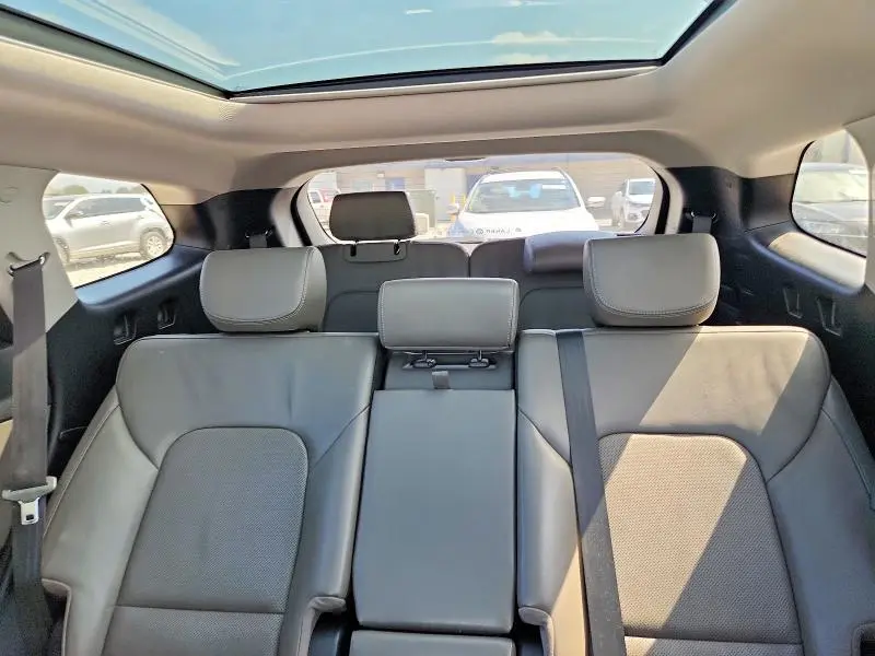 2016 HYUNDAI SANTA FE SE  
