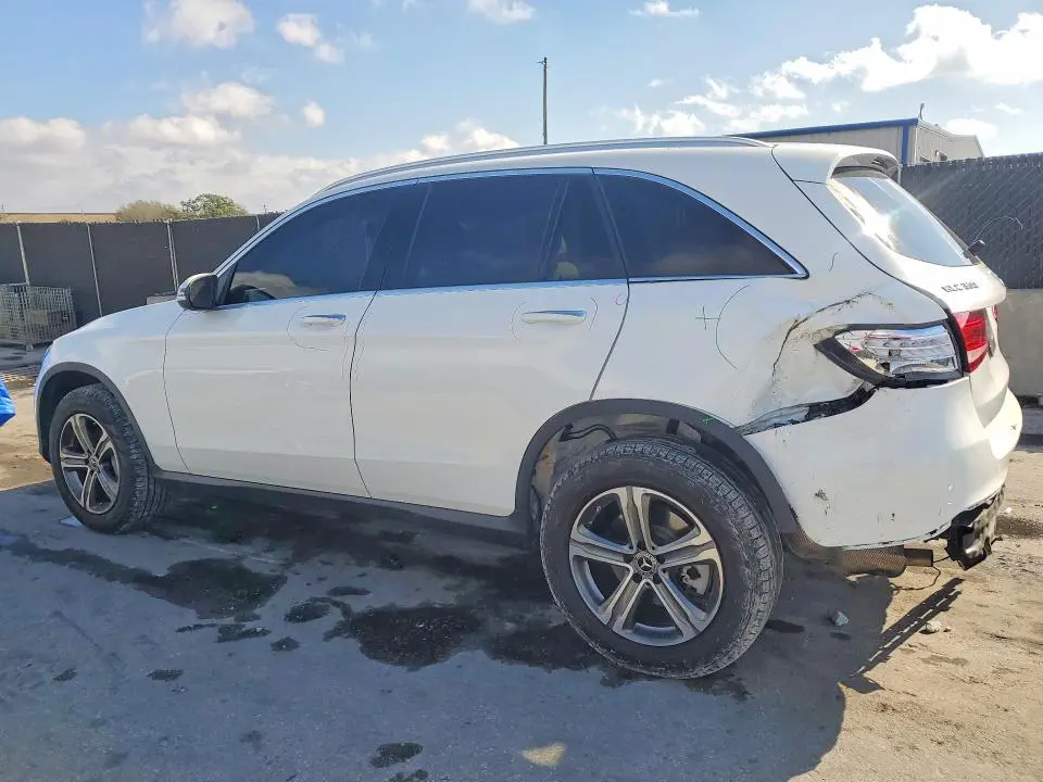 2018 MERCEDES-BENZ GLC 300  