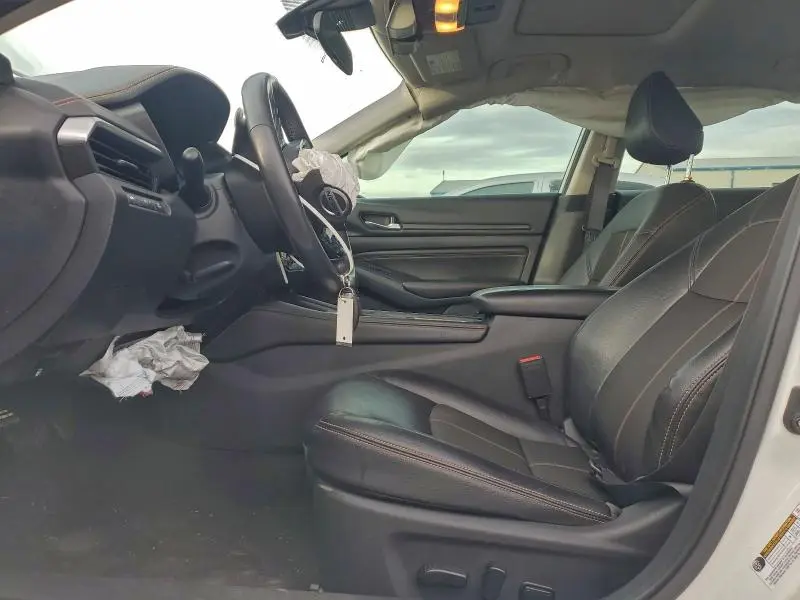 2021 NISSAN ALTIMA SR  