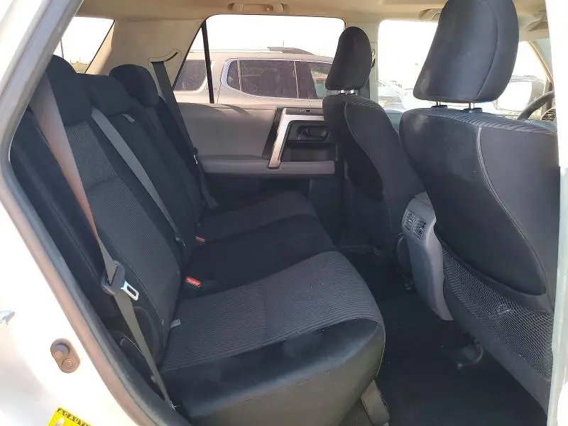 2010 TOYOTA 4RUNNER SR5  