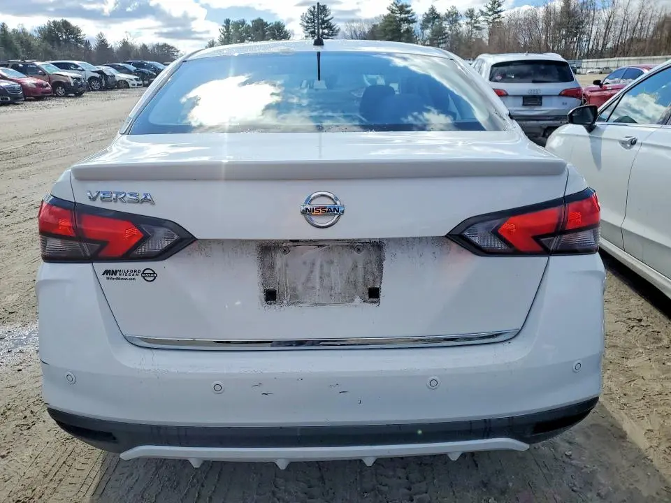 2020 NISSAN VERSA S  