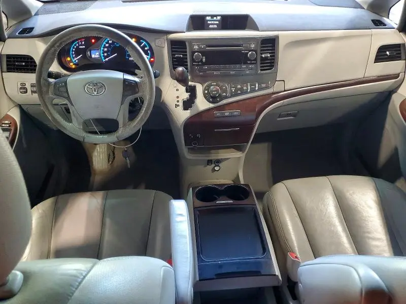 2011 TOYOTA SIENNA XLE 7-PASSENGER  
