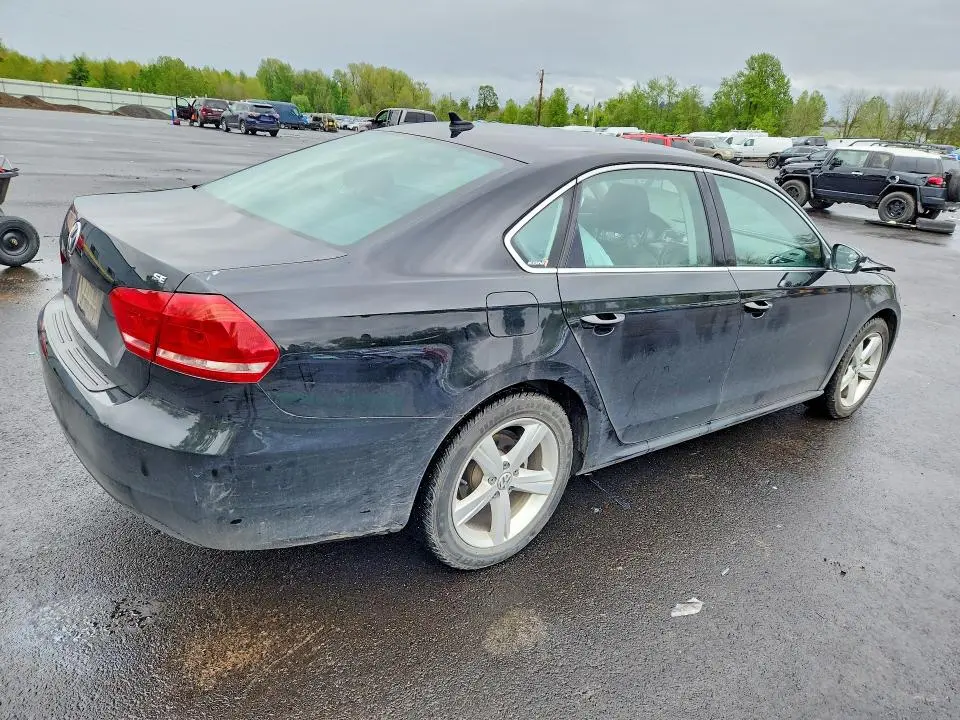 2015 VOLKSWAGEN PASSAT SE  