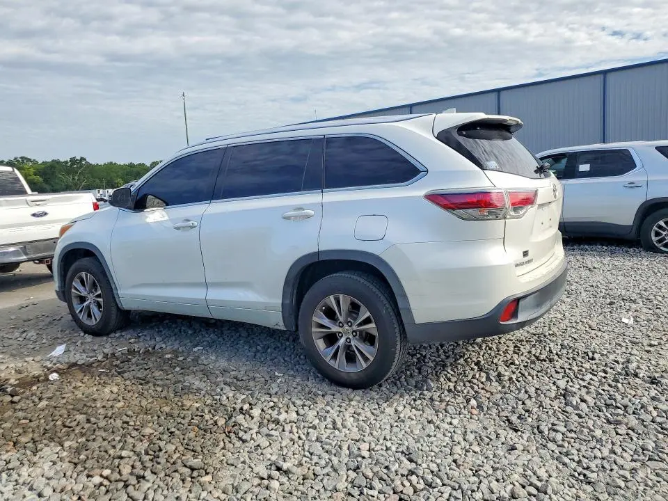 2015 TOYOTA HIGHLANDER XLE  
