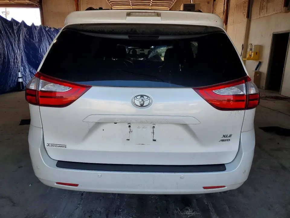 2015 TOYOTA SIENNA XLE PREMIUM 7-PASSENGER  