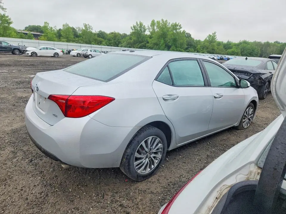 2018 TOYOTA COROLLA XLE  