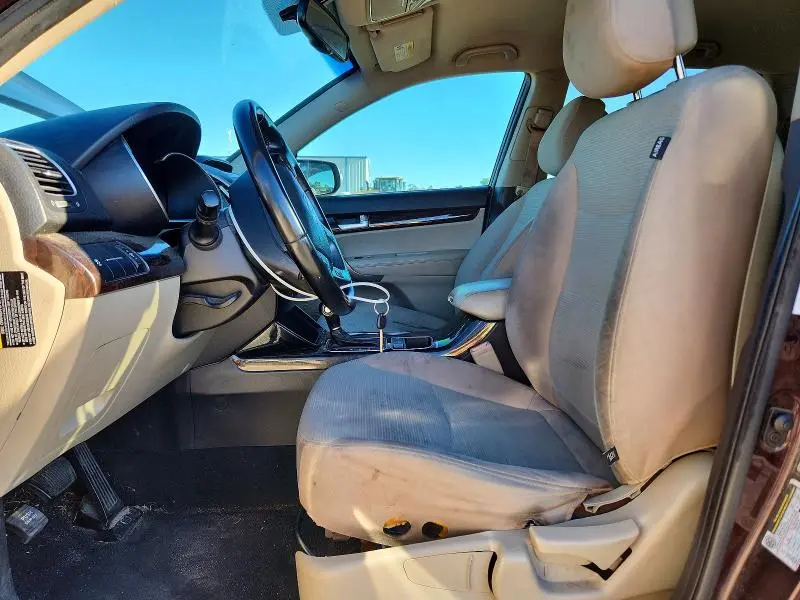 2014 KIA SORENTO LX  