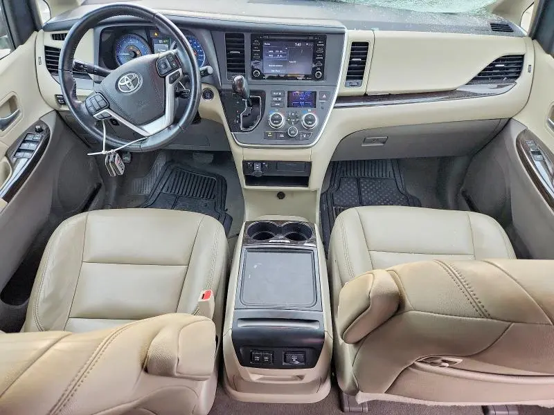 2020 TOYOTA SIENNA XLE 8-PASSENGER  