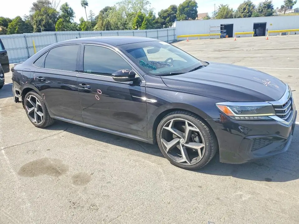 2021 VOLKSWAGEN PASSAT R-LINE  