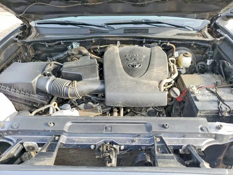 2021 TOYOTA TACOMA SR5 V6  