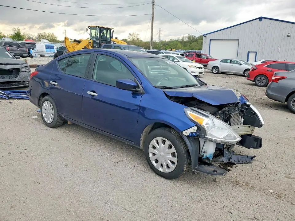 2019 NISSAN VERSA SV  