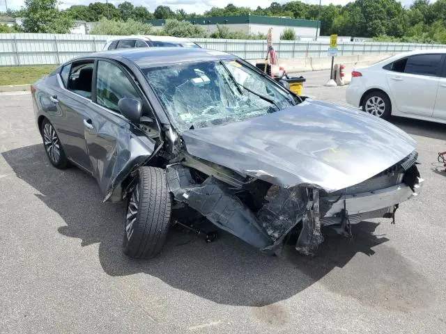 2024 NISSAN ALTIMA SV  
