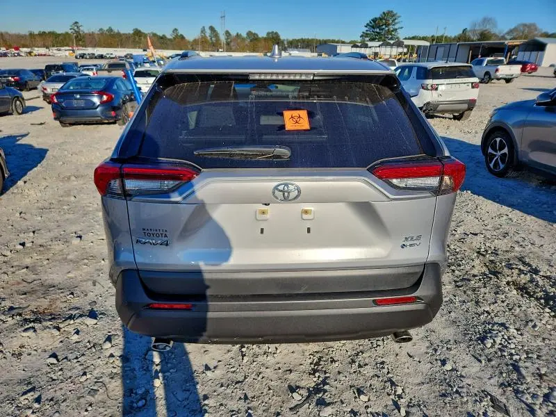 2025 TOYOTA RAV4 XLE  