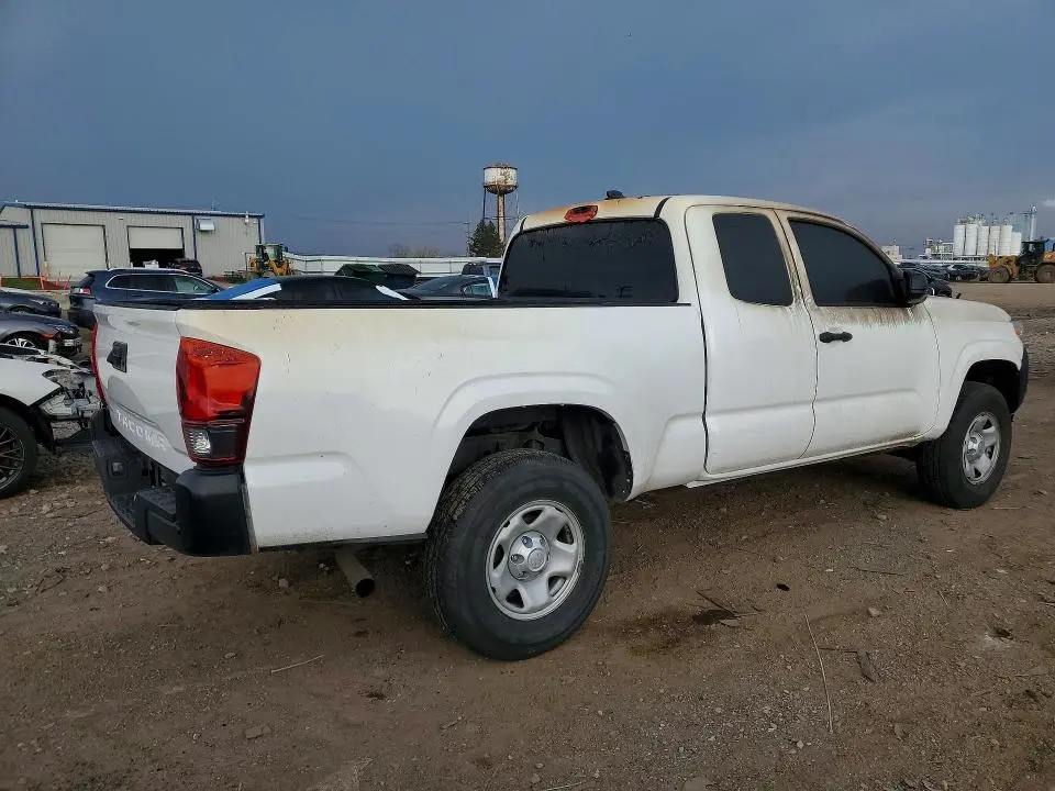 2018 TOYOTA TACOMA SR  
