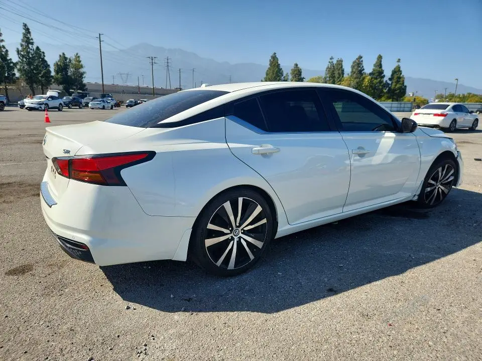 2020 NISSAN ALTIMA SR  