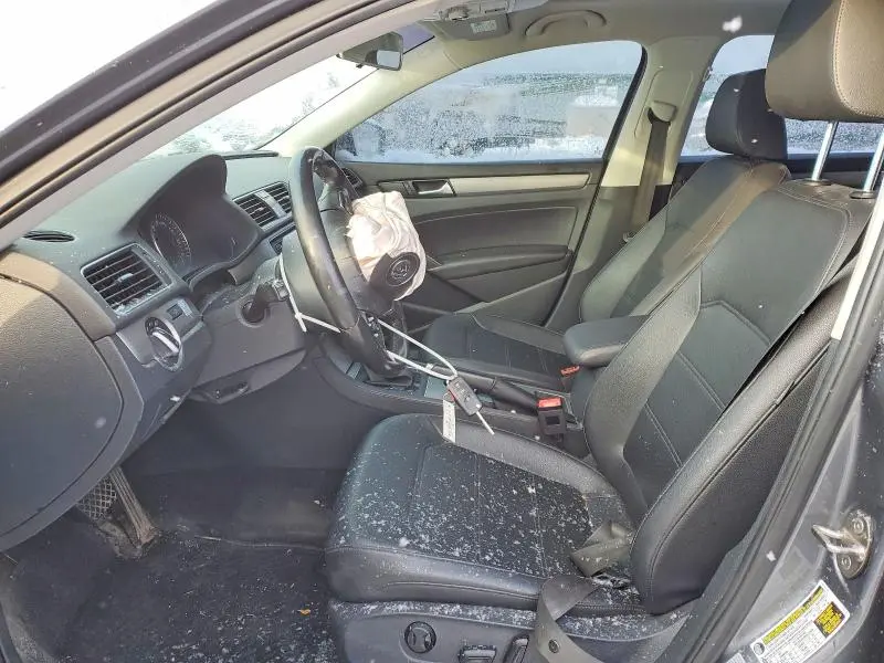 2015 VOLKSWAGEN PASSAT SE  