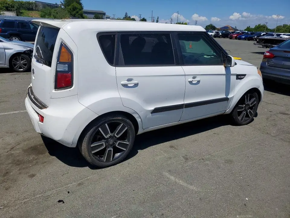 2011 KIA SOUL +  