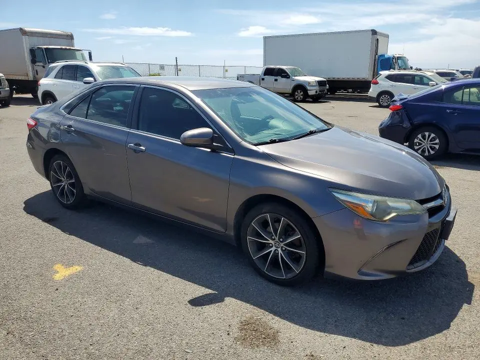 2015 TOYOTA CAMRY LE  