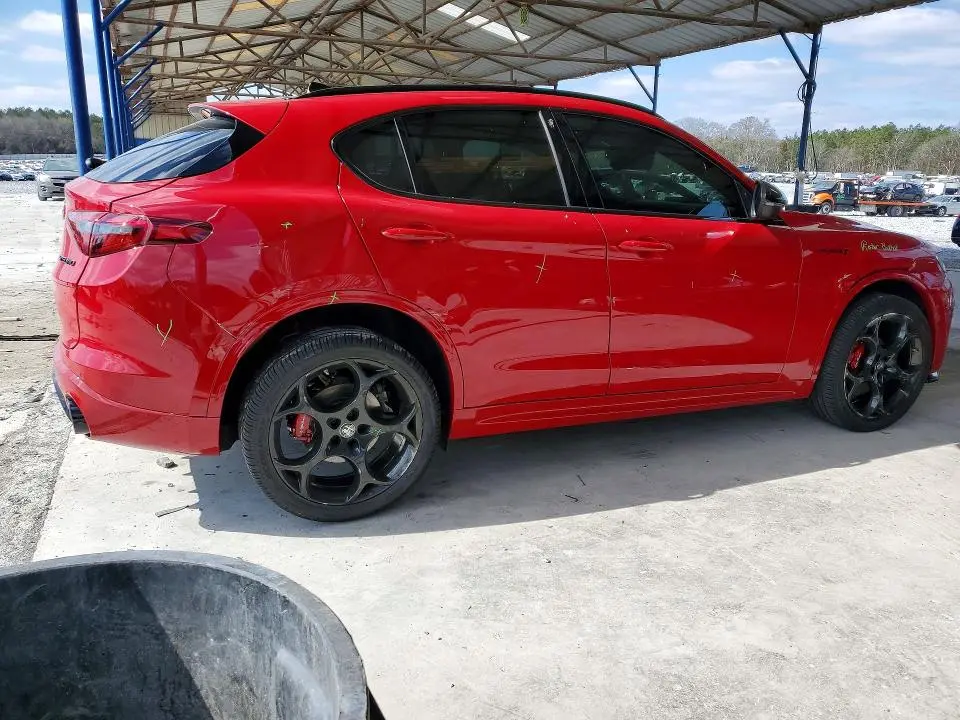 2022 ALFA ROMEO STELVIO TI  