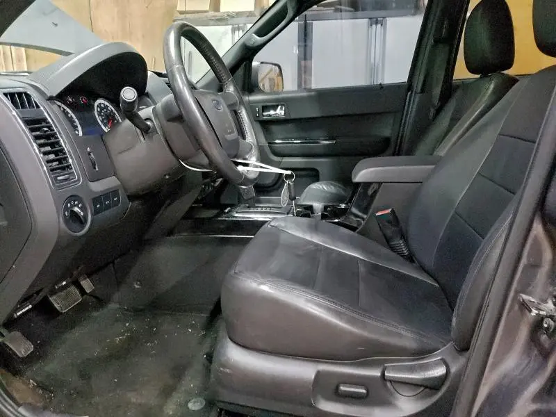 2011 FORD ESCAPE LIMITED  