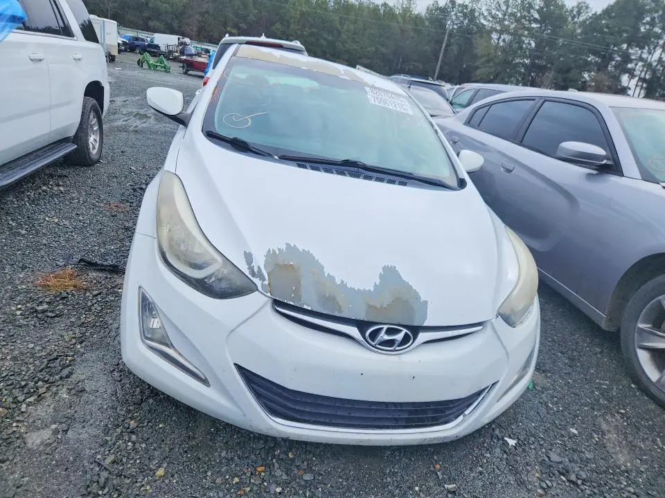 2014 HYUNDAI ELANTRA SE  